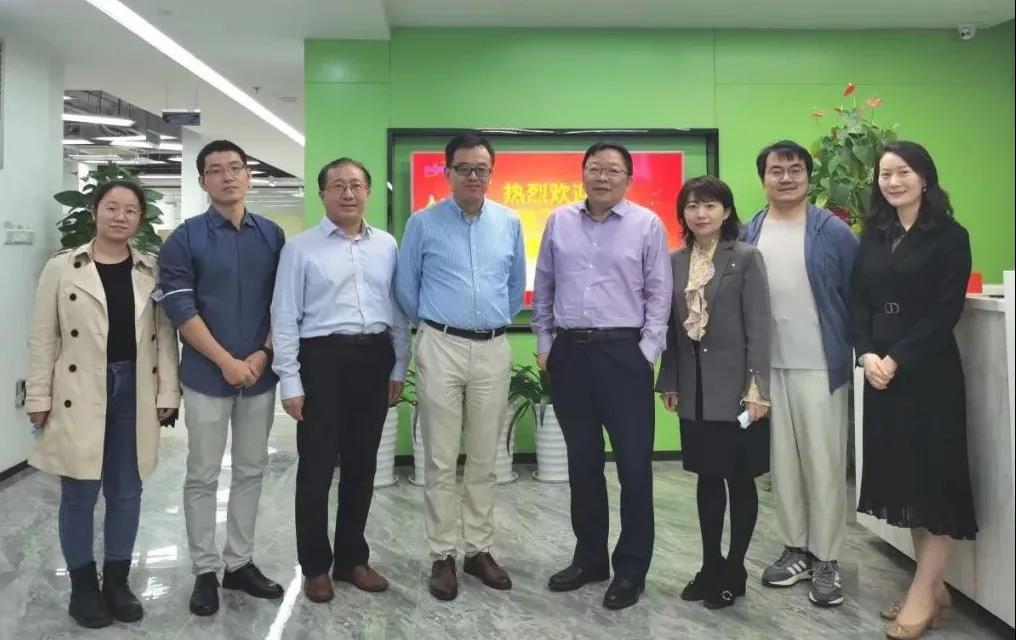 南方醫(yī)科大學珠江醫(yī)院臨床研究中心執(zhí)行主任丁長海教授團隊赴博濟醫(yī)藥參觀交流